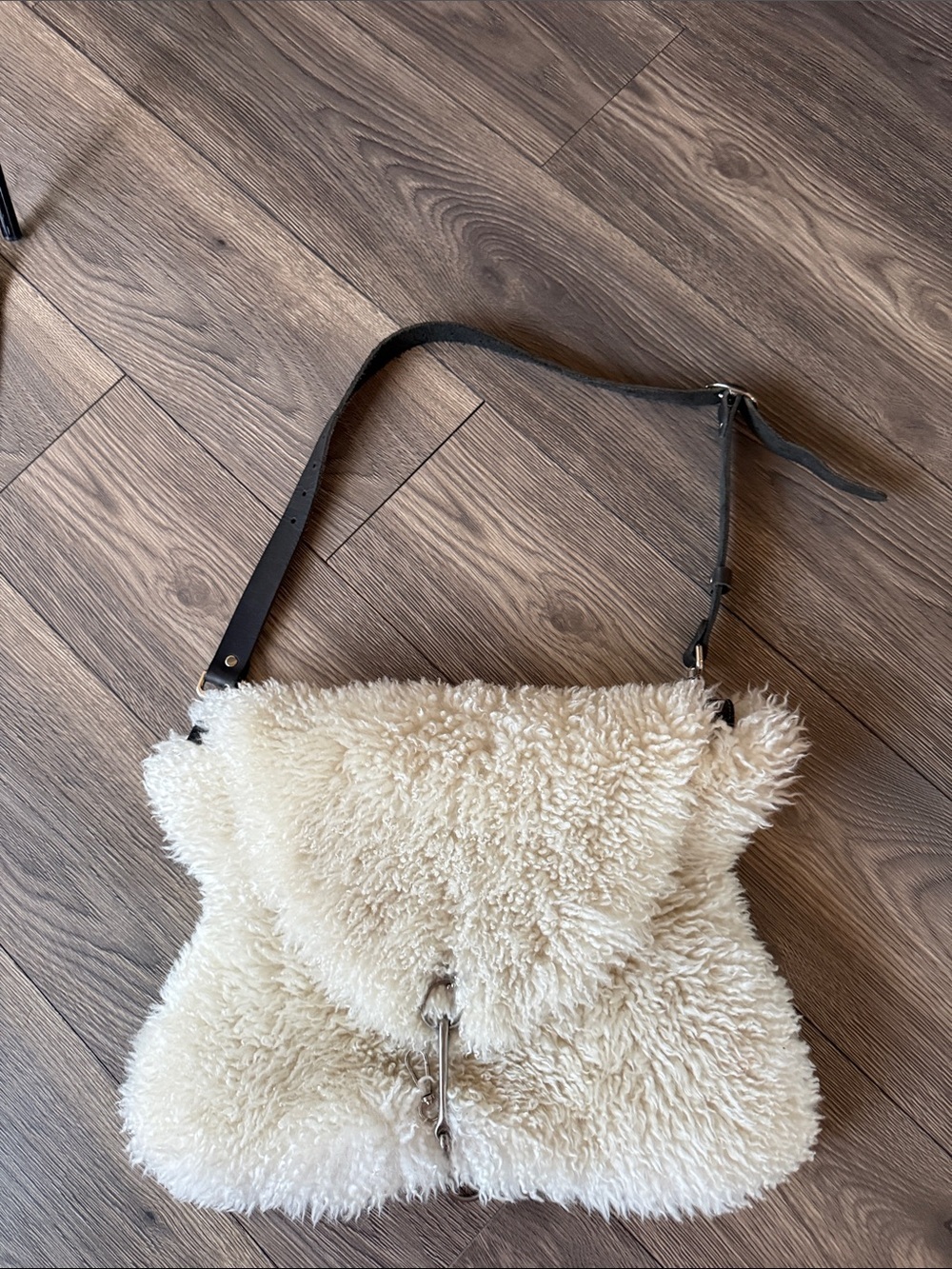 Genuine Sheepskin Shearling Crossbody Bag Oversized with a black Leather Strap - Picture 8 of 15